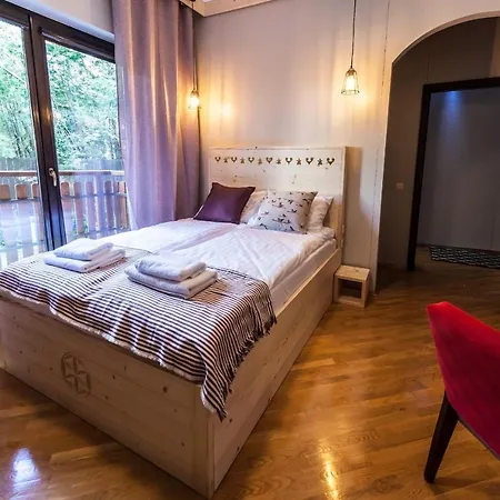 Bed & Breakfast Mecenasowka *