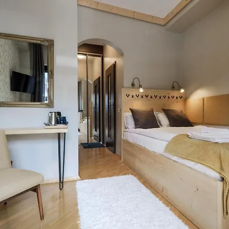 Bed and breakfast Mecenasówka 3*